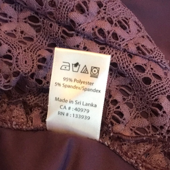 Girl & Co. By Limeapple. 
Gorgeous Flowy Top - Picture 8 of 11